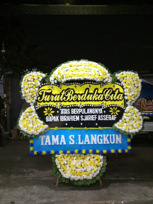 Papan Bunga Duka di Batang Peranap